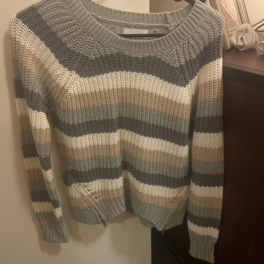 von maur sweater
